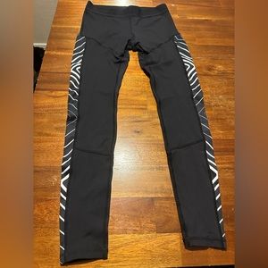 Damascus (discontinued brand) woman’s leggings size medium.